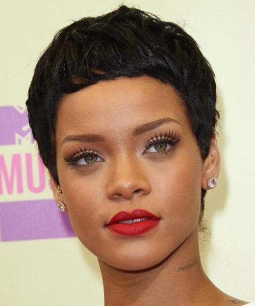 Rihanna'nın Klasik Sezar Saç Kesim Modeli