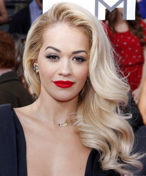 Rita Ora'nın Platin Rengi Uzun Saç Modeli