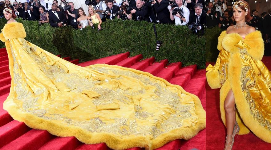 Rihanna'nın Uzun Sarı Kuyruklu Stili